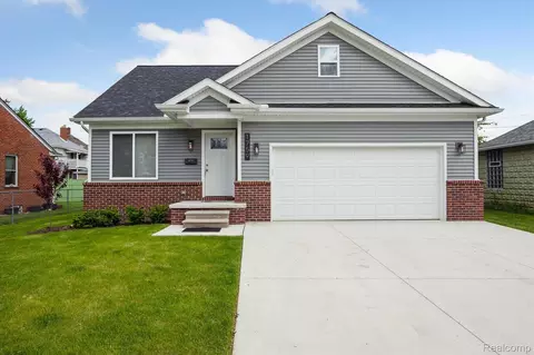 1759 2nd St, Wyandotte, MI 48192