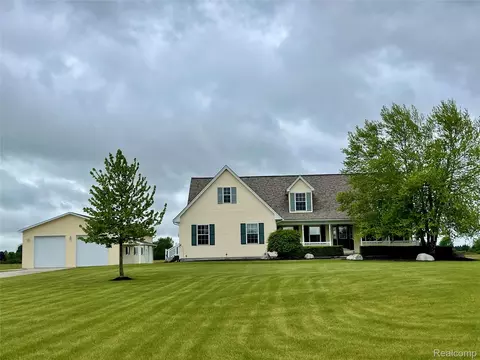 1325 Capac Rd, Berlin, MI 48002