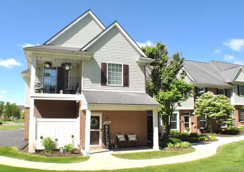 1326 Dufree Blvd, Howell, MI 48843