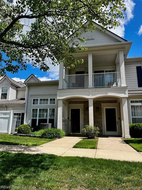 25727 Maritime Cir S, Harrison, MI 48045