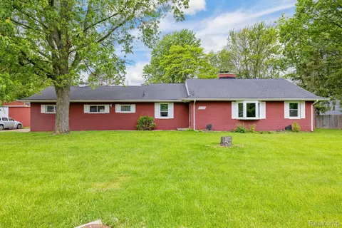 36195 Farmbrook Dr, Clinton Township, MI 48035 photo 1