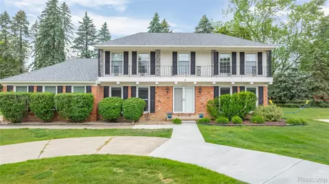 3072 Brewster, West Bloomfield, MI 48322
