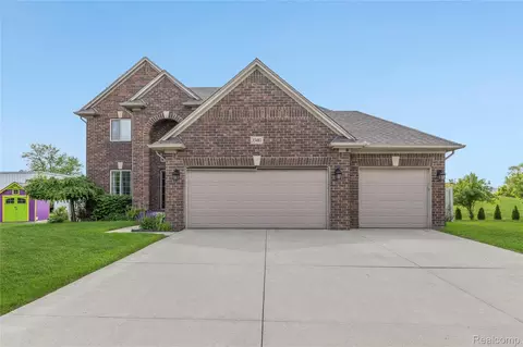 33481 Ashton Dr, Sterling Heights, MI 48312