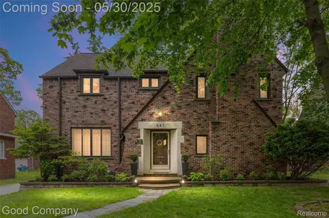641 W Woodland St, Ferndale, MI 48220
