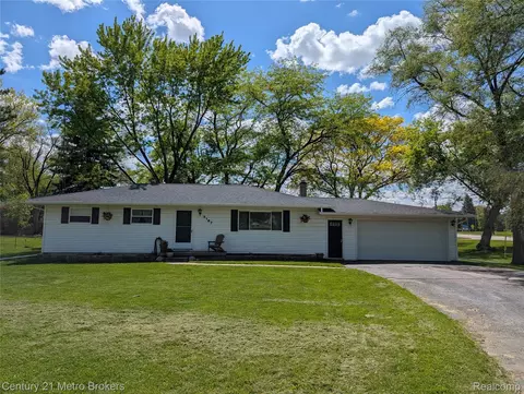 3167 Dot Ave, Flint, MI 48506