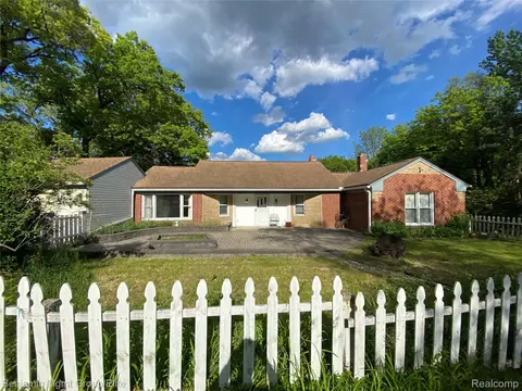 30430 Inkster Rd, Franklin, MI 48025