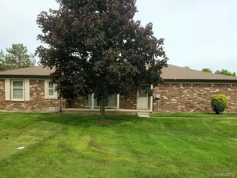 49400 Ferrisburg Ct, Utica, MI 48315