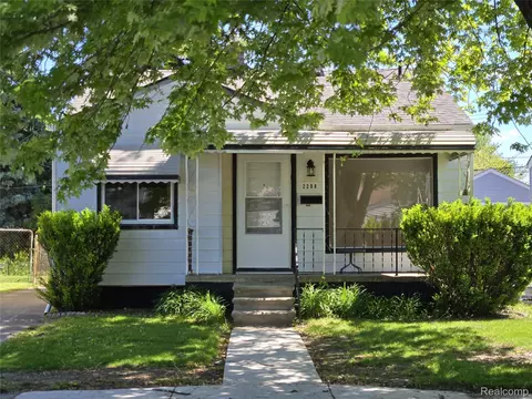 2208 Detroit, Lincoln Park, MI 48146