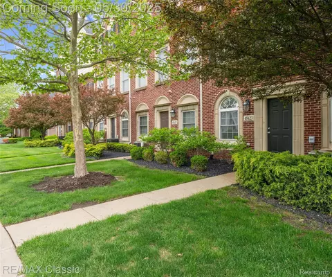 45623 N Stonewood Rd, Canton, MI 48187
