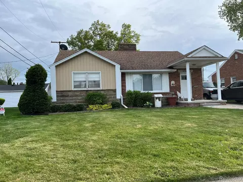 1784 Sherwood Ct, Dearborn, MI 48124