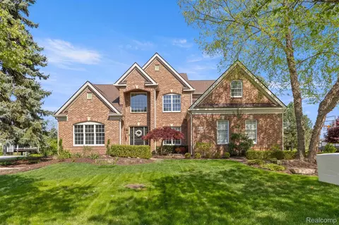 15428 Bay Hill Dr, Northville, MI 48168