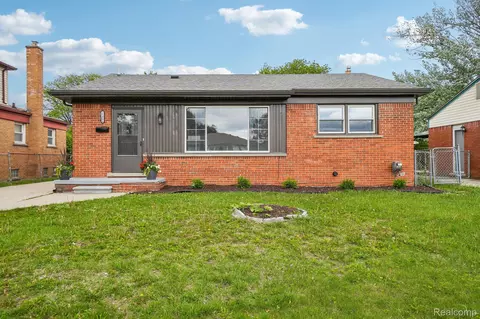25906 Belleair St, Roseville, MI 48066