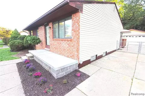 33527 Unicorn Ct, Westland, MI 48186