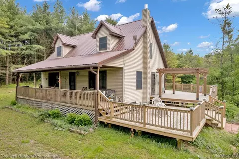 1361 Higley Rd, Lapeer, MI 48446