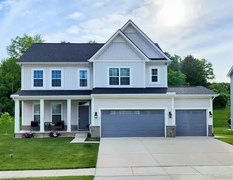 9850 Kylie Dr, Brighton, MI 48116