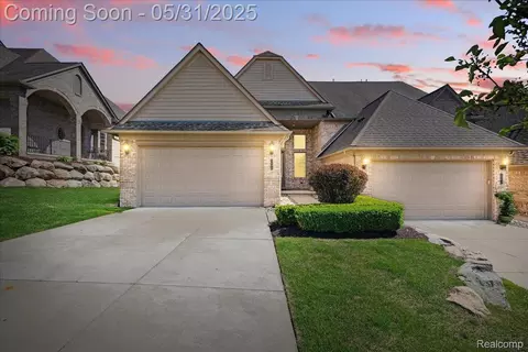 5696 Knob Hill Cir #24, Independence, MI 48348