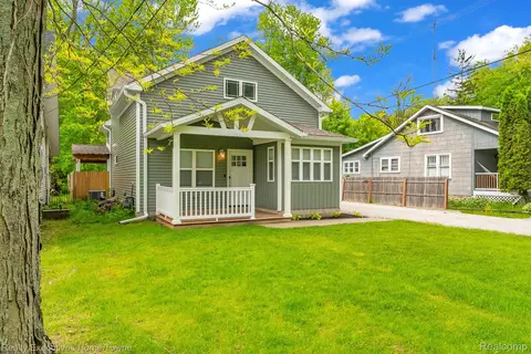 3565 Memoir Dr, Fort Gratiot, MI 48059