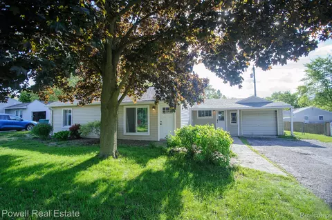 2575 Walnut Rd, Auburn Hills, MI 48326