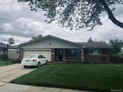 35517 Tina Dr, Sterling Heights, MI 48310