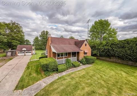 11660 Telegraph Rd, Carleton, MI 48117