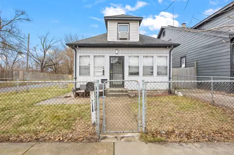 78 E Auburn St, Ecorse, MI 48229