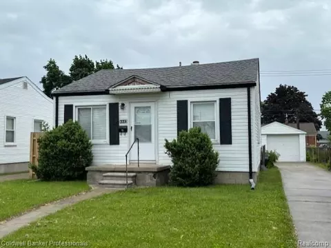 4443 16 Th St, Wyandotte, MI 48192