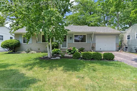 569 Lyon Blvd, South Lyon, MI 48178