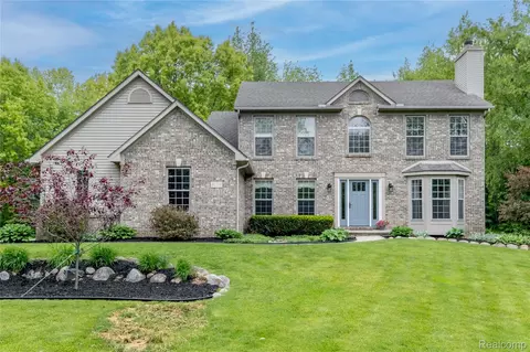 8179 Lilac Trl, Howell, MI 48843