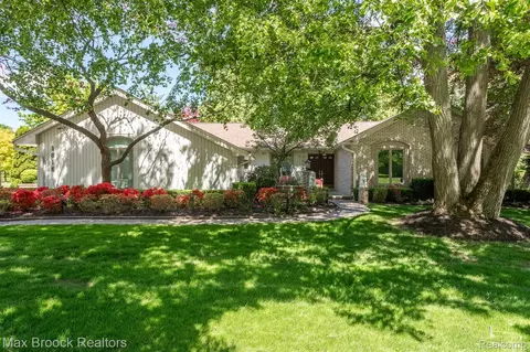 1816 Ledbury Dr, Bloomfield Township, MI 48304