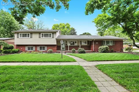 33755 Grove St, Livonia, MI 48154
