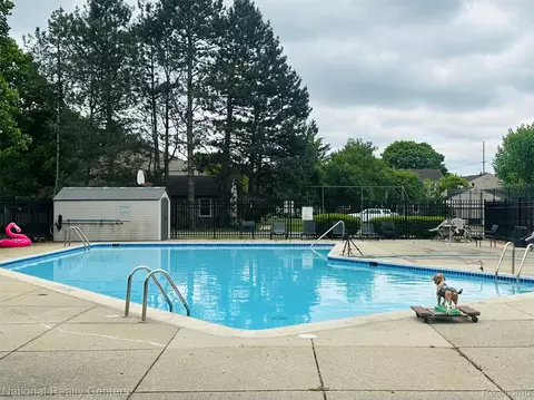 24588 Bashian Dr, Novi, MI 48375