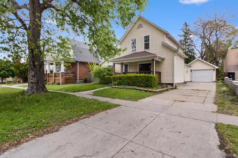 1914 10th St, Port Huron, MI 48060