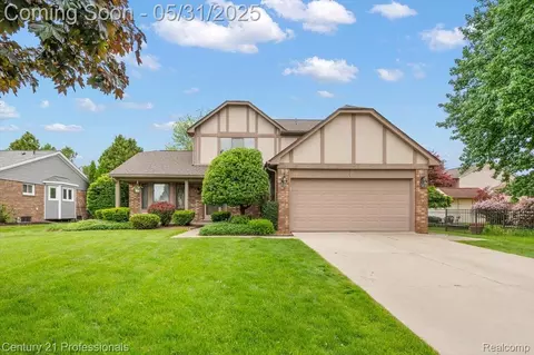 43587 Petrucci Dr, Clinton Township, MI 48038