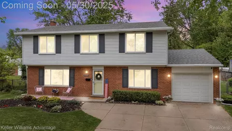 23355 Larkshire St, Farmington Hills, MI 48336