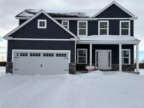13204 Westwinds Dr, Fenton, MI 48451