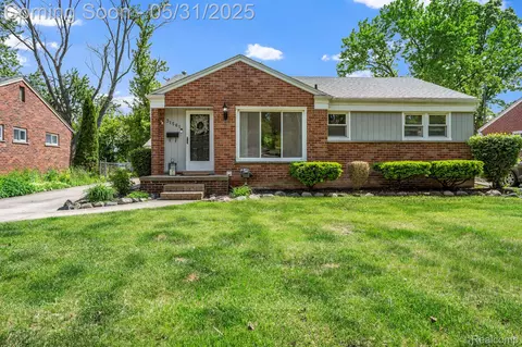 31561 Lamar Dr, Farmington, MI 48336