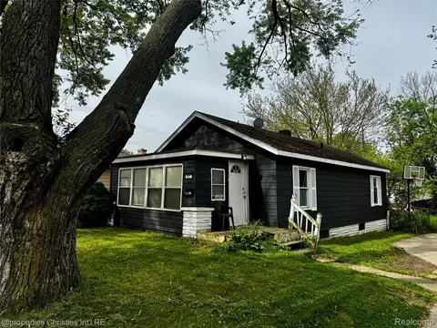 801 Robinwood St, Pontiac, MI 48340