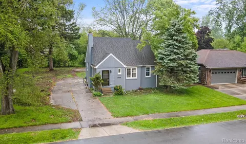 28517 Aberdeen St, Southfield, MI 48076