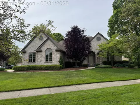 7348 William Dr, Shelby Township, MI 48316