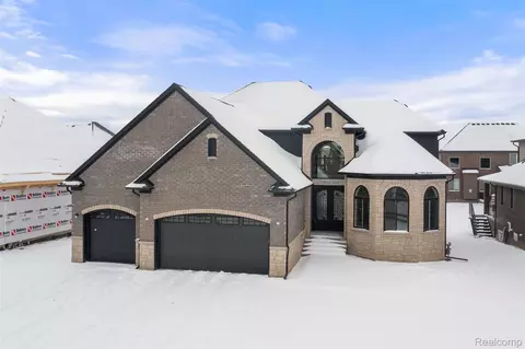 19834 Joy Dr, Macomb, MI 48042