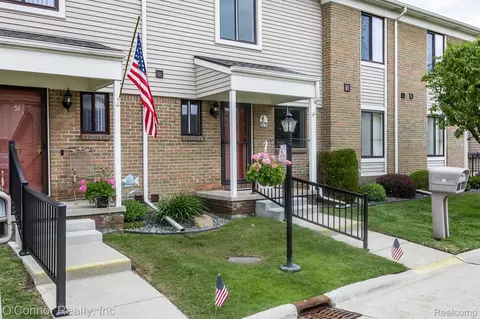 1660 River Rd #52, Marysville, MI 48040