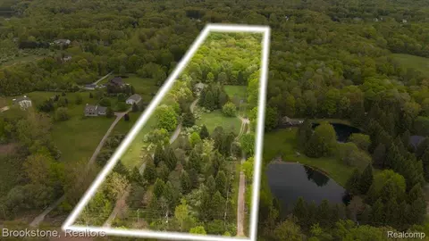 2135 S Hadley Rd, Ortonville, MI 48462