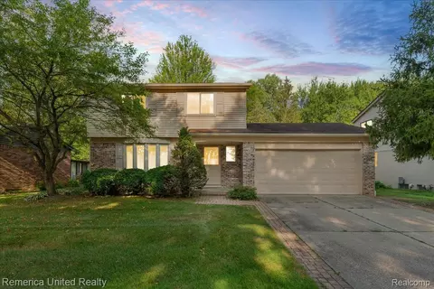 3455 Harmony Dr, Troy, MI 48083