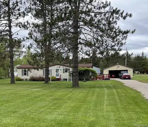 6858 W Emery Rd, Roscommon, MI 48629
