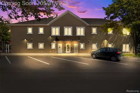 106 Saint Joseph St, Trenton, MI 48183