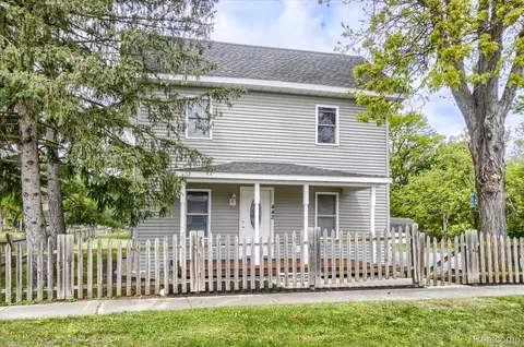 442 S Court St, Lapeer, MI 48446