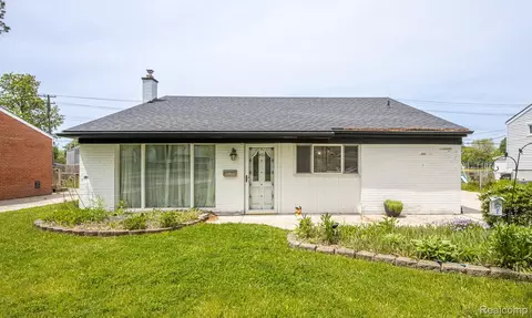 36335 Weideman St, Clinton Township, MI 48035