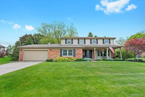 799 Croydon Rd, Rochester Hills, MI 48309