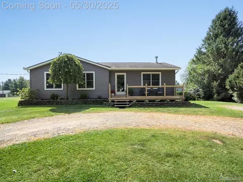 5308 Hummer Lake Rd, Brandon, MI 48371