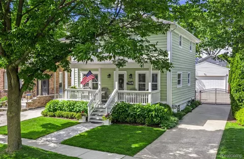 1275 Smith Ave, Birmingham, MI 48009